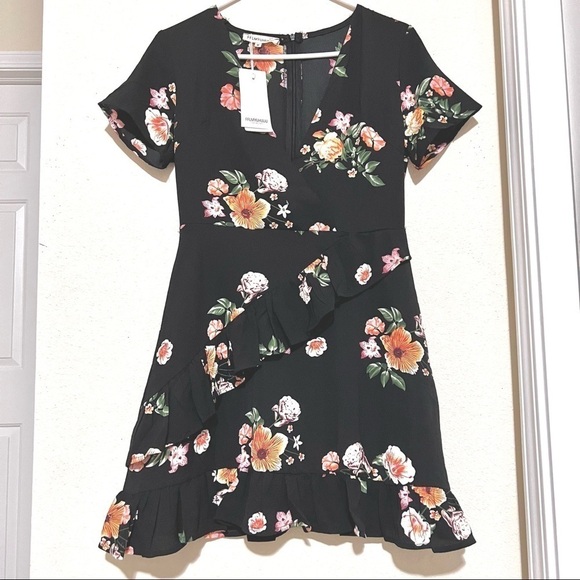 NWT FFLMYUHULIU MADDIE GIRL MIDNIGHT FLORAL MINI DRESS ruffle hem womens M - Picture 3 of 11
